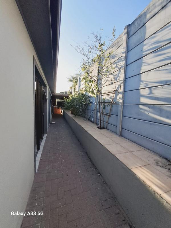 3 Bedroom Property for Sale in Protea Heights Western Cape